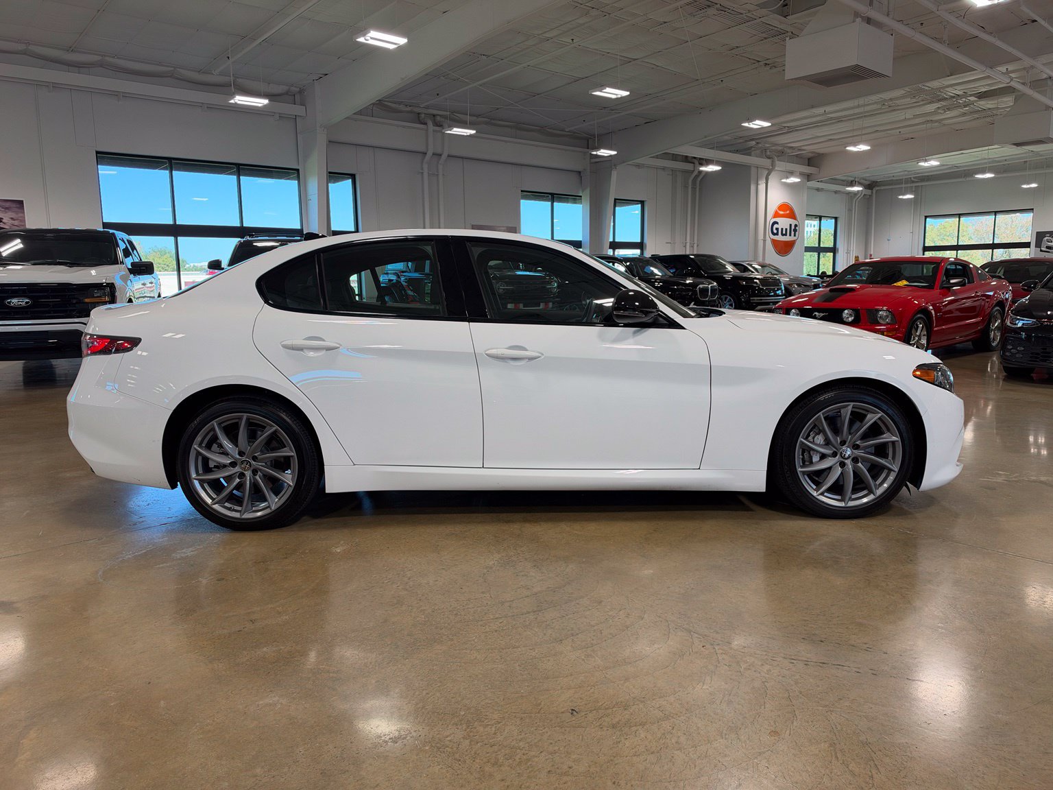 Used 2025 Alfa Romeo Giulia RWD image 6