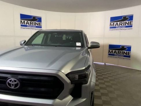 Used 2024 Toyota Tacoma SR5 AWD/4WD image 5