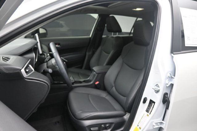Used 2026 Toyota Corolla Cross XLE w/ Convenience Package FWD image 17