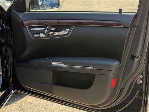 Used 2012 Mercedes-Benz S 550 4MATIC image 30
