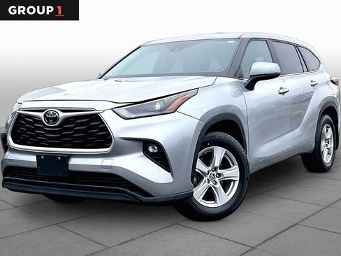 Certified 2024 Toyota Highlander LE AWD/4WD image 1