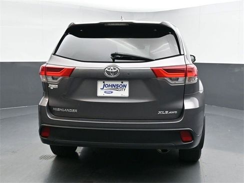 Used 2019 Toyota Highlander XLE image 14