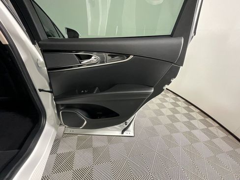 Used 2023 Lincoln Nautilus Standard image 25