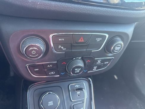 Used 2020 Jeep Compass Latitude image 23