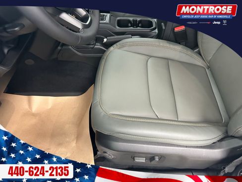 New 2025 Jeep Gladiator Mojave image 19