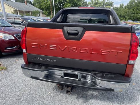 Used 2003 Chevrolet Avalanche 4x4 w/ Suspension Package, Off-Road image 7