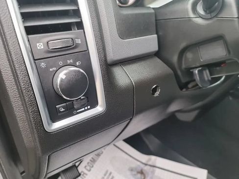 Used 2019 RAM 1500 Classic SLT AWD/4WD image 14