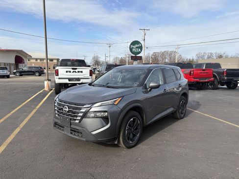Used 2024 Nissan Rogue SV image 19