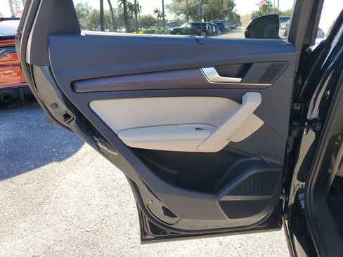 Used 2022 Audi Q5 2.0T Prestige image 12