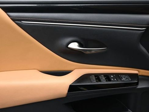 Used 2023 Lexus ES 350 w/ Accessory Package (Z1) FWD image 7