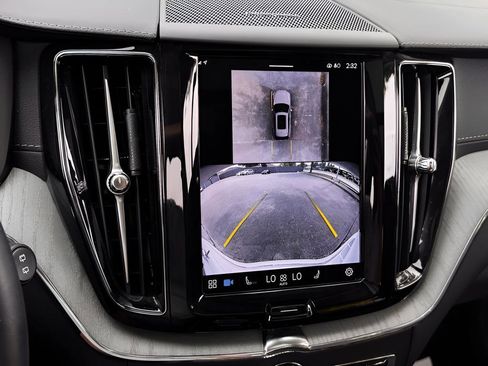 Used 2025 Volvo XC60 B5 Ultra w/ Protection Package Premier image 18