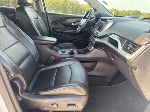Used 2023 GMC Terrain SLT image 14