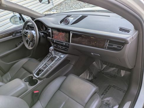 Used 2019 Porsche Macan S image 37