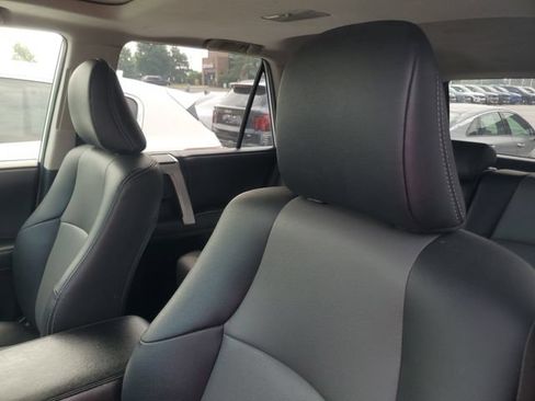 Used 2020 Toyota 4Runner SR5 Premium w/ Moonroof Package AWD/4WD image 17