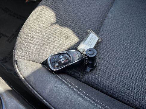 Used 2025 Buick Encore GX Preferred FWD image 21