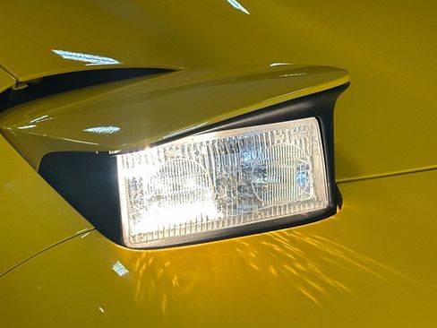Used 2004 Chevrolet Corvette Z06 w/ Memory Package RWD image 37