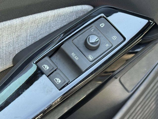Used 2023 Volkswagen ID.4 Pro RWD image 20