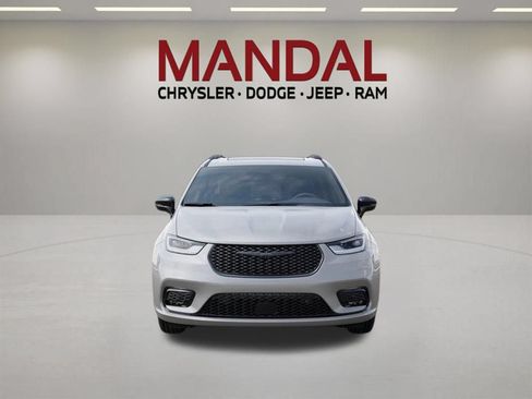 New 2026 Chrysler Pacifica Limited w/ S Appearance Package FWD image 6