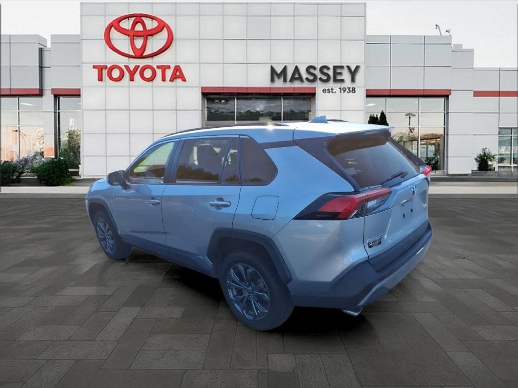 Used 2022 Toyota RAV4 Limited AWD/4WD image 5