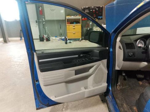 Used 2008 Dodge Grand Caravan SXT FWD image 17