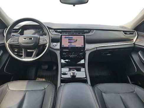 Used 2022 Jeep Grand Cherokee L Limited AWD/4WD image 9