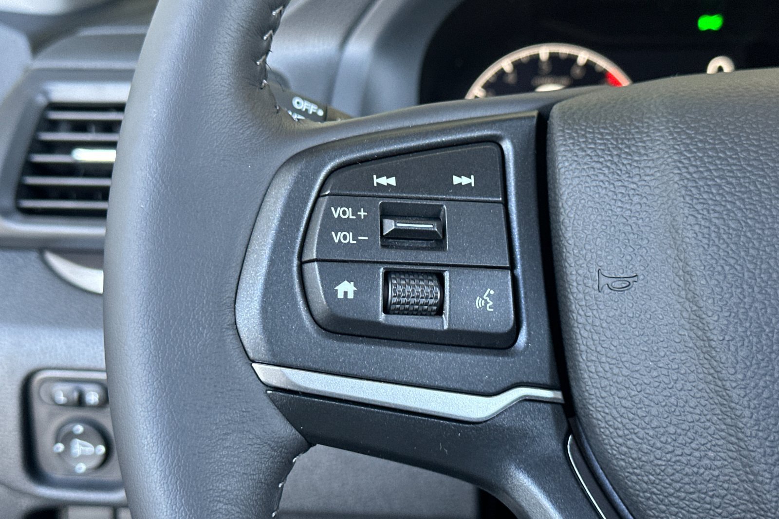 New 2025 Honda Ridgeline Sport image 28