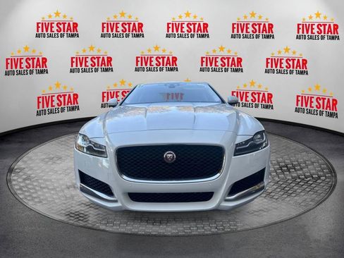 Used 2017 Jaguar XF Prestige image 2