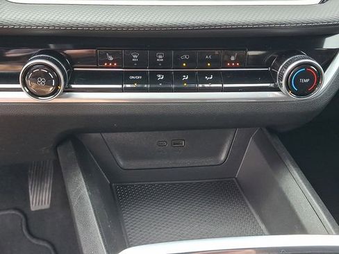 Used 2025 Chevrolet Equinox LT AWD/4WD image 15