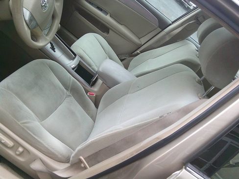 Used 2005 Toyota Avalon XL image 17