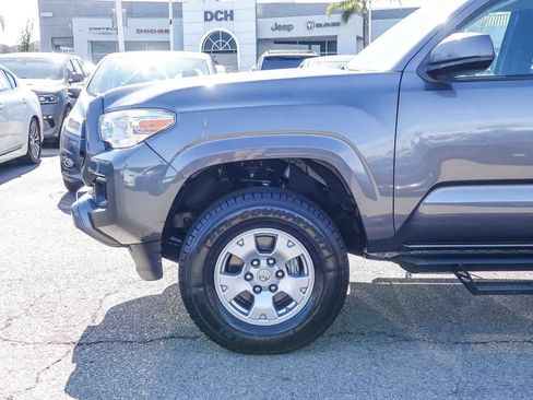 Used 2020 Toyota Tacoma SR image 9