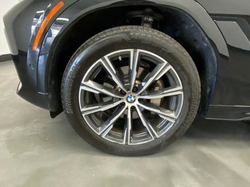 Used 2022 BMW X6 xDrive40i w/ M Sport Package AWD/4WD image 20