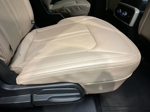 Used 2023 Ford Expedition Limited image 17