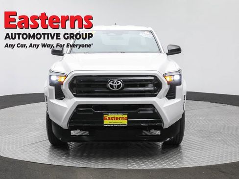 Used 2024 Toyota Tacoma SR image 2