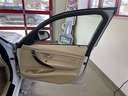 Used 2015 BMW 320i xDrive Sedan image 19