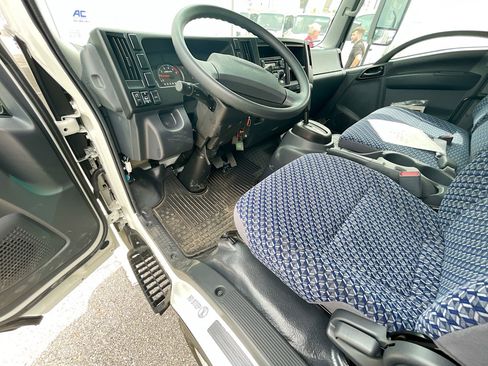 New 2024 Chevrolet Low Cab Forward image 4