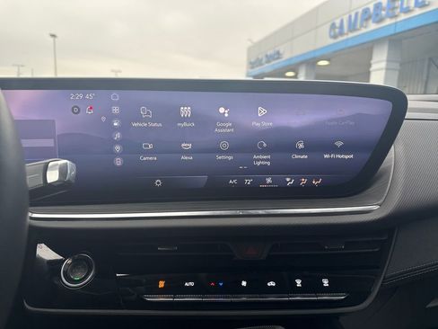 Used 2025 Buick Envision Preferred image 23