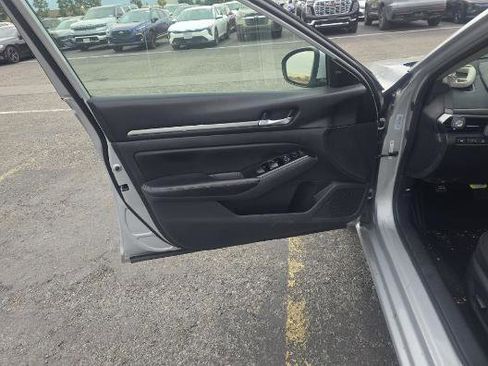 Used 2023 Nissan Altima 2.5 SV image 17