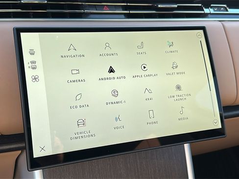New 2025 Land Rover Range Rover SE image 18