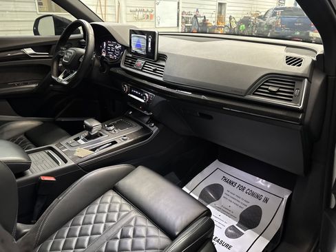 Used 2020 Audi SQ5 Premium Plus w/ Premium Plus Package image 24