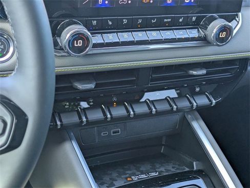 New 2025 Chevrolet Colorado ZR2 w/ ZR2 Bison Edition image 21