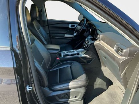 Used 2023 Ford Explorer XLT w/ Equipment Group 202A image 16