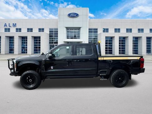 New 2026 Ford F250 Lariat w/ Black Appearance Package image 8