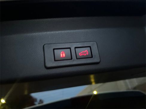 Used 2022 Subaru Ascent Premium w/ Convenience Package image 19