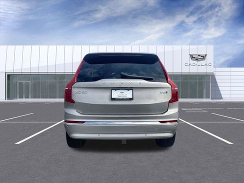 Used 2025 Volvo XC90 B6 Plus image 7