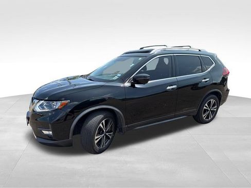 Certified 2019 Nissan Rogue SV w/ Sun & Sound Touring Package FWD image 4