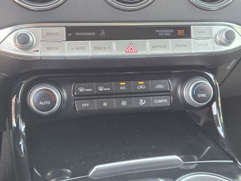 Used 2019 Kia Stinger RWD image 12