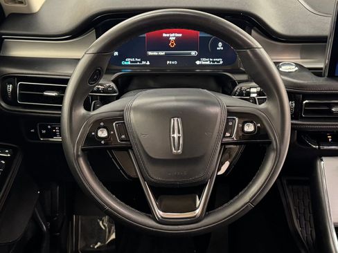 Used 2024 Lincoln Aviator AWD image 16