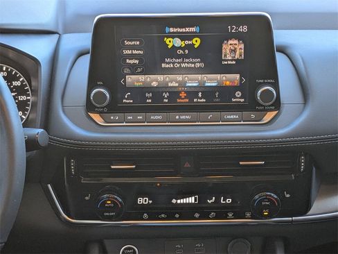 Used 2022 Nissan Rogue SV w/ SV Premium Package image 19