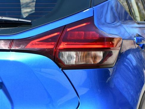 Used 2022 Nissan Kicks SV image 10