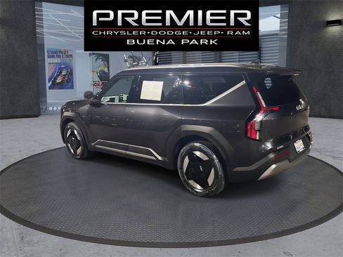 Used 2024 Kia EV9 Wind image 6